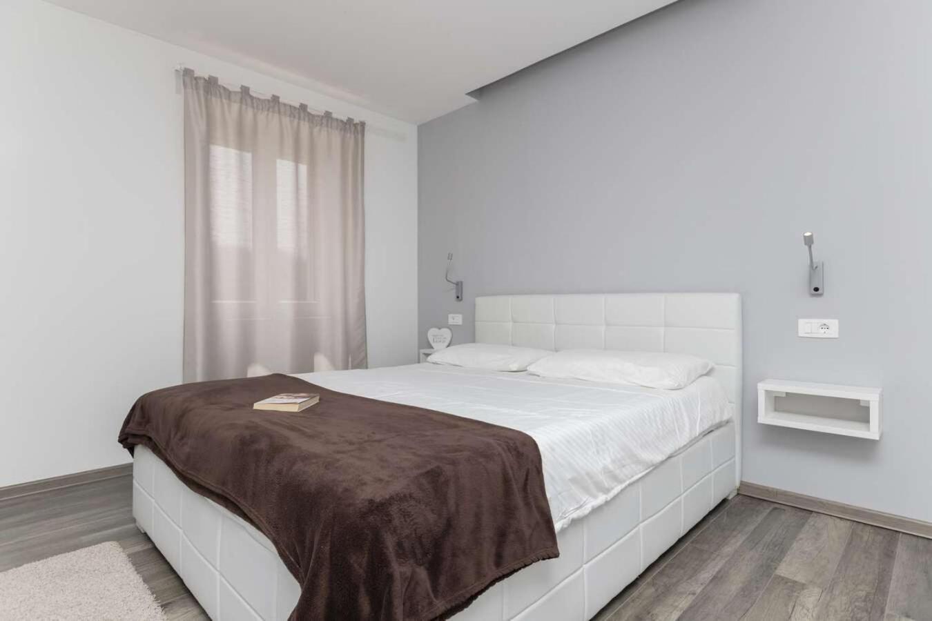 Villa Viscum In Central Istria For 8 Persons With Large Garden - Pet Friendly パジン エクステリア 写真