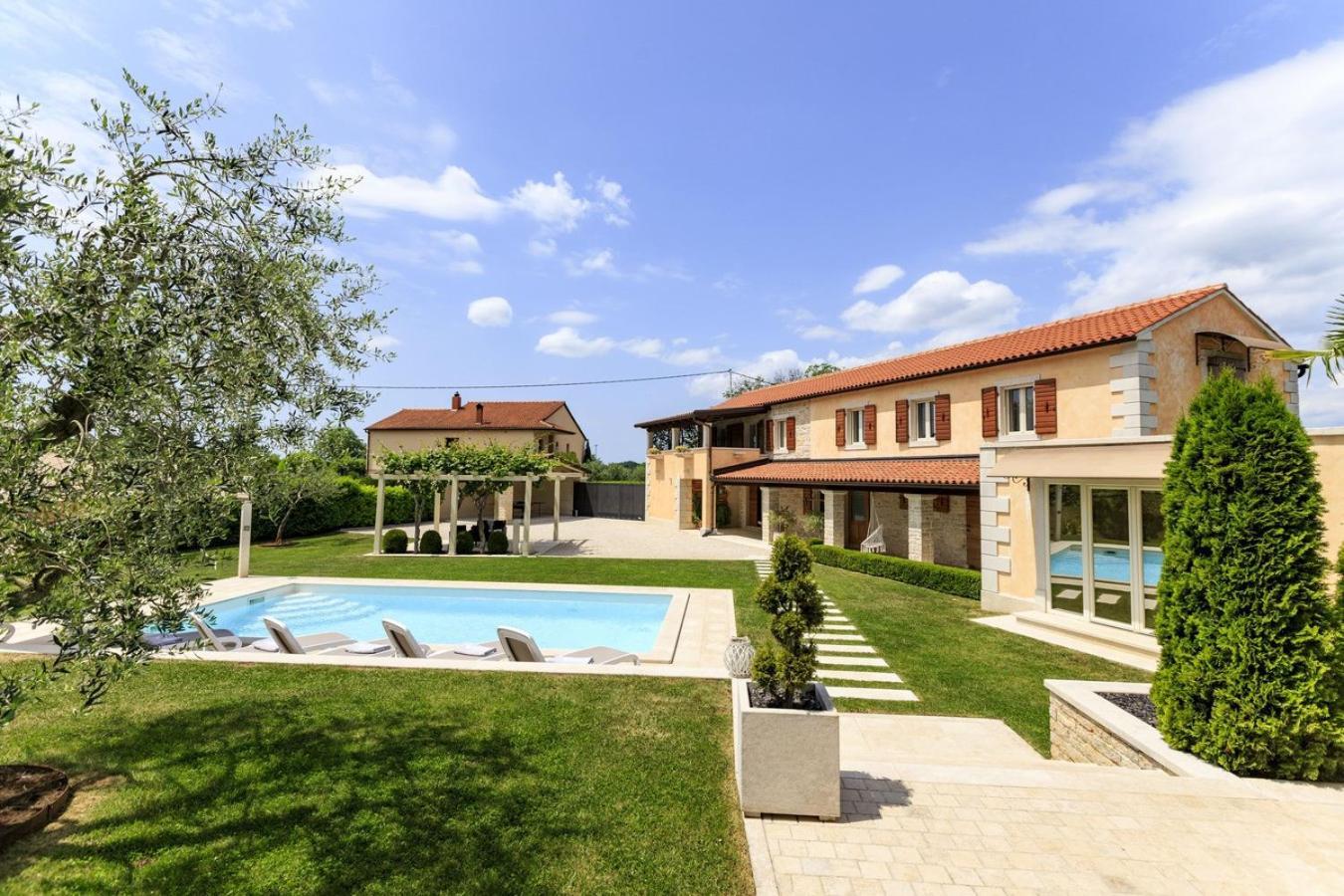 Villa Viscum In Central Istria For 8 Persons With Large Garden - Pet Friendly パジン エクステリア 写真