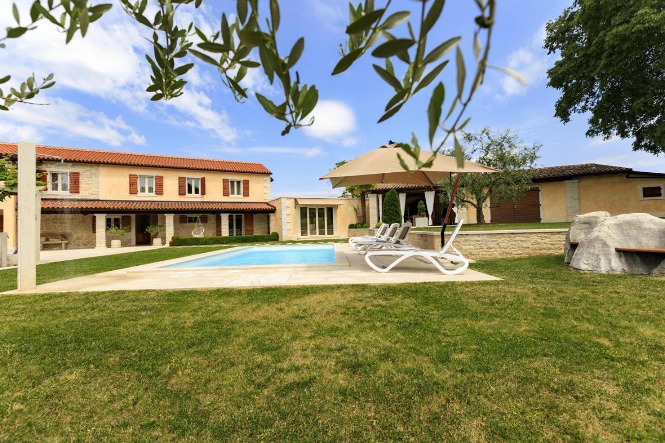 Villa Viscum In Central Istria For 8 Persons With Large Garden - Pet Friendly パジン エクステリア 写真