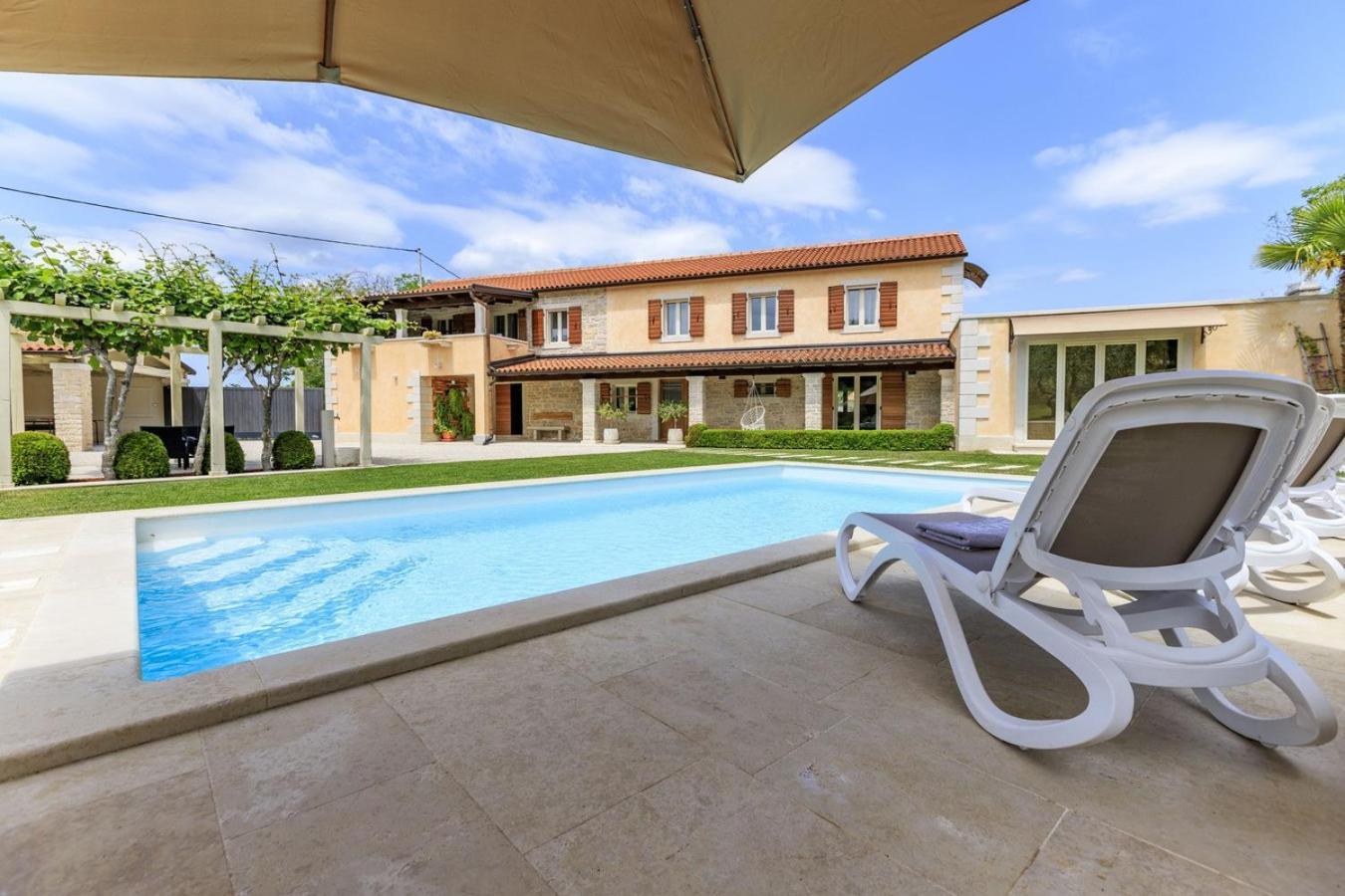 Villa Viscum In Central Istria For 8 Persons With Large Garden - Pet Friendly パジン エクステリア 写真