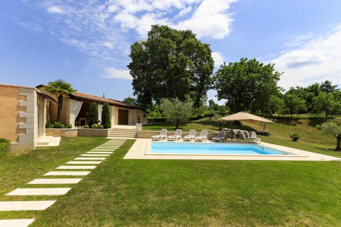 Villa Viscum In Central Istria For 8 Persons With Large Garden - Pet Friendly パジン エクステリア 写真
