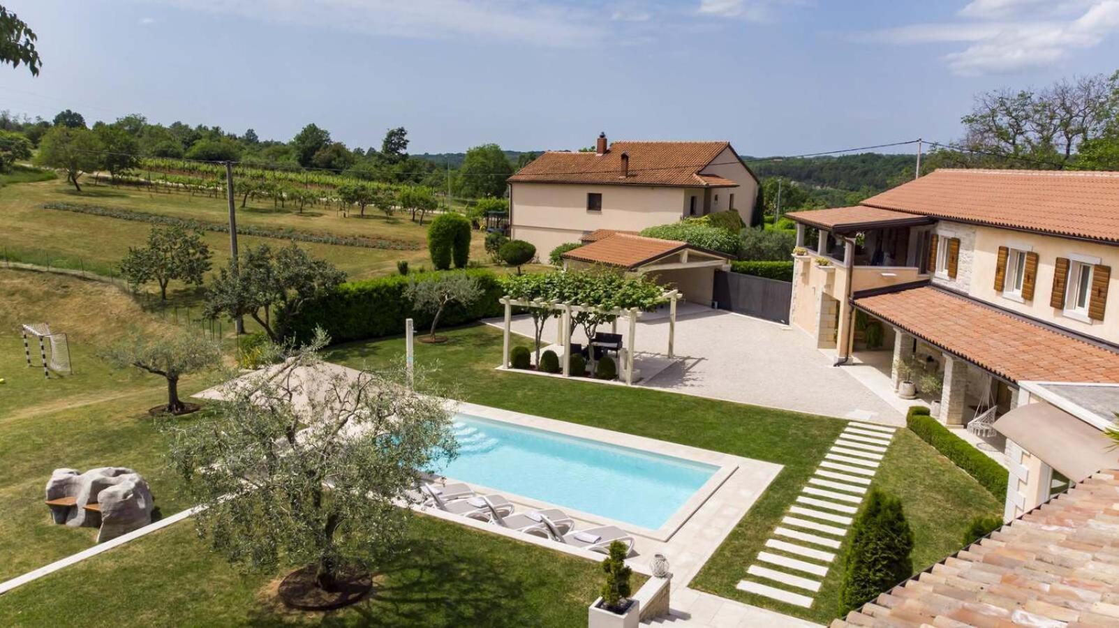 Villa Viscum In Central Istria For 8 Persons With Large Garden - Pet Friendly パジン エクステリア 写真