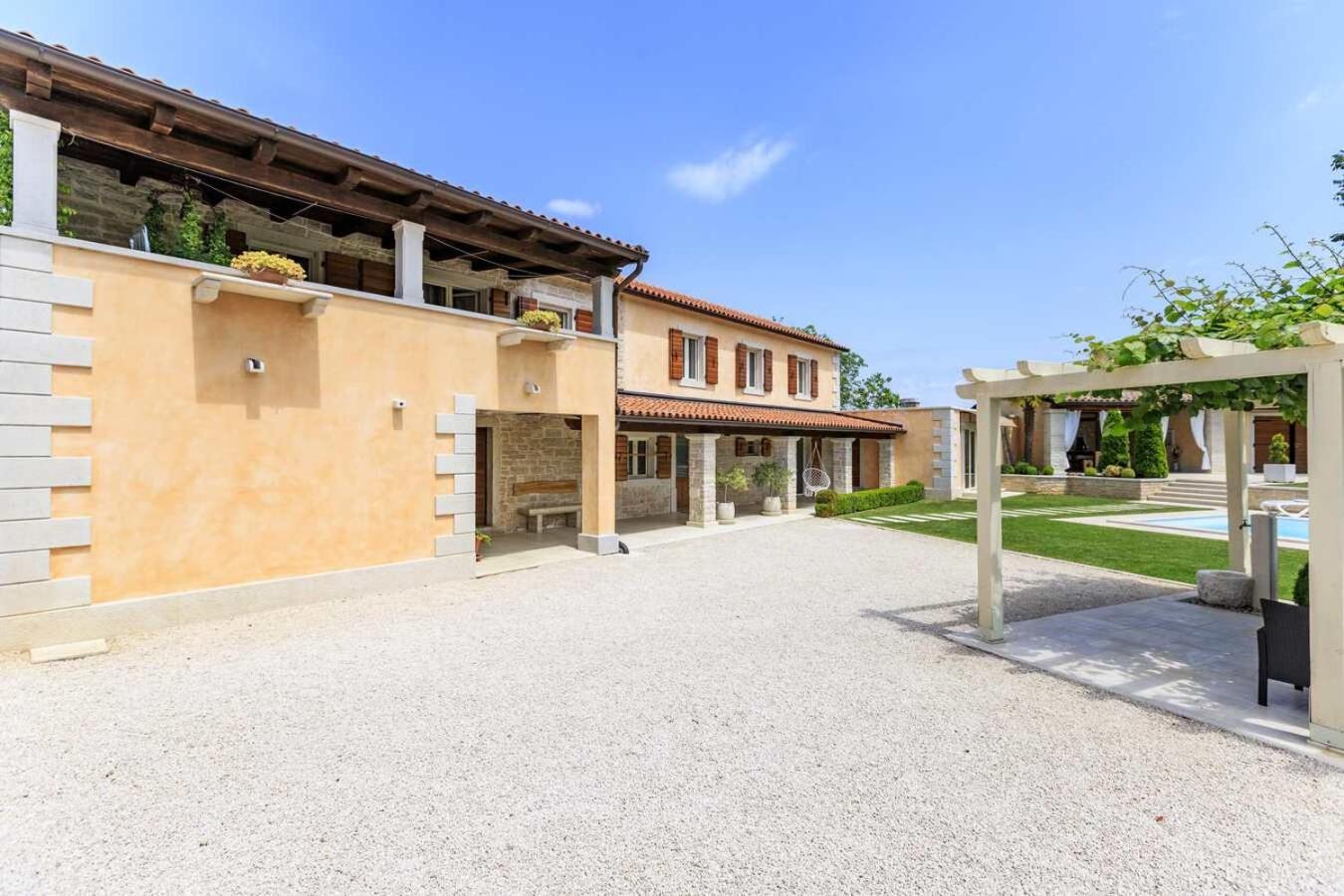 Villa Viscum In Central Istria For 8 Persons With Large Garden - Pet Friendly パジン エクステリア 写真
