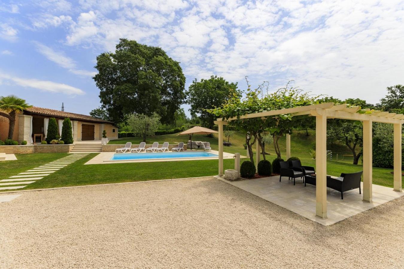 Villa Viscum In Central Istria For 8 Persons With Large Garden - Pet Friendly パジン エクステリア 写真