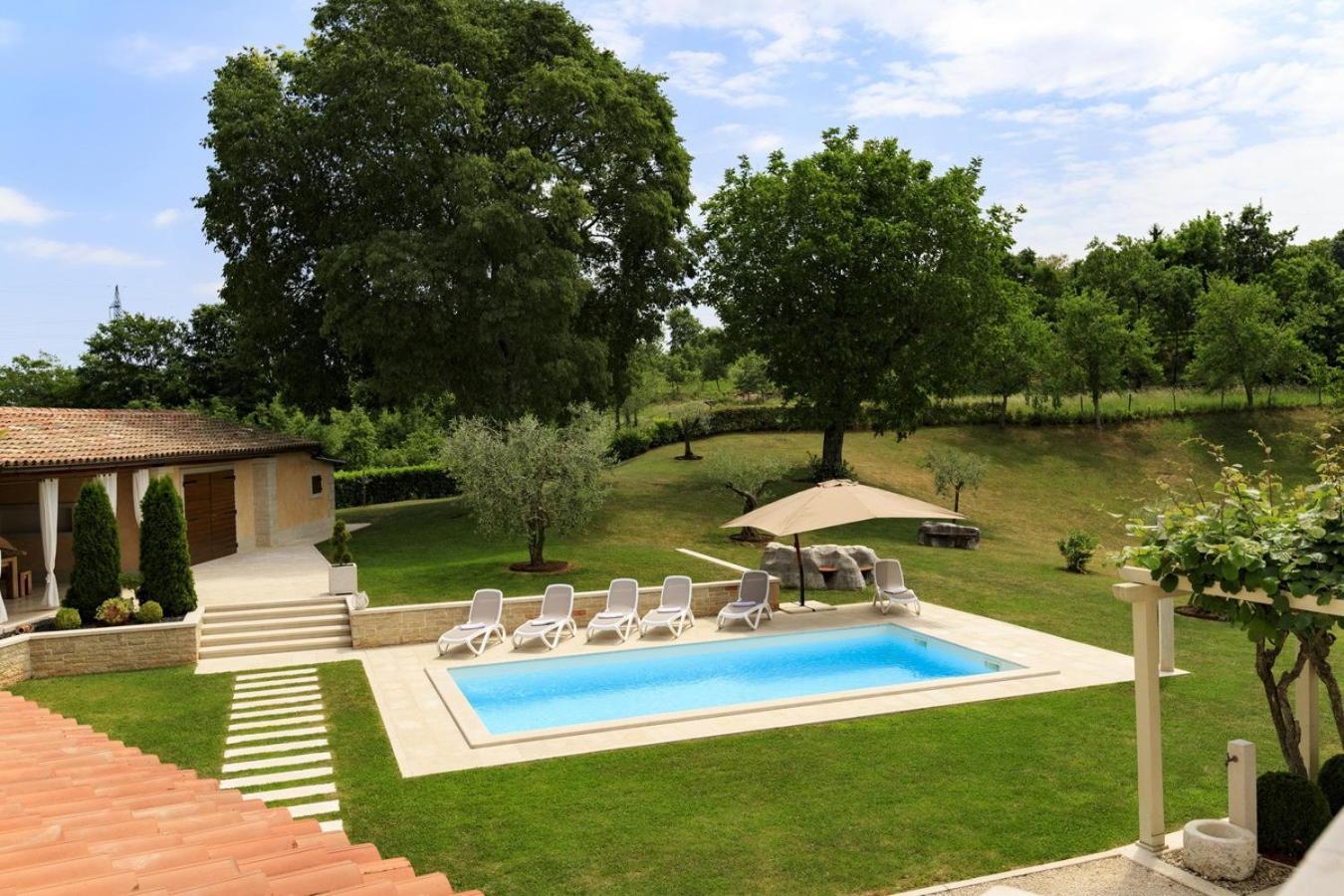 Villa Viscum In Central Istria For 8 Persons With Large Garden - Pet Friendly パジン エクステリア 写真