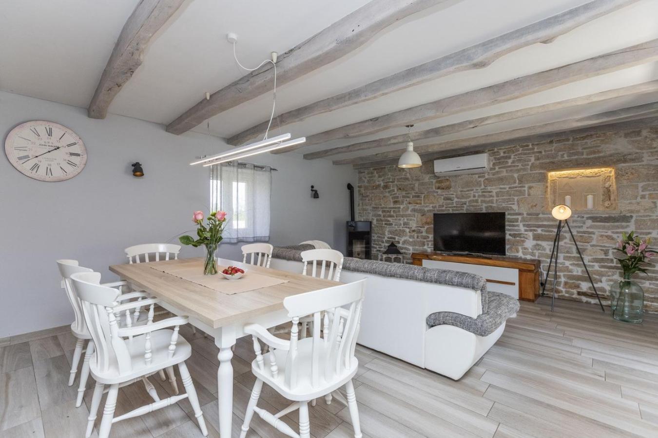 Villa Viscum In Central Istria For 8 Persons With Large Garden - Pet Friendly パジン エクステリア 写真