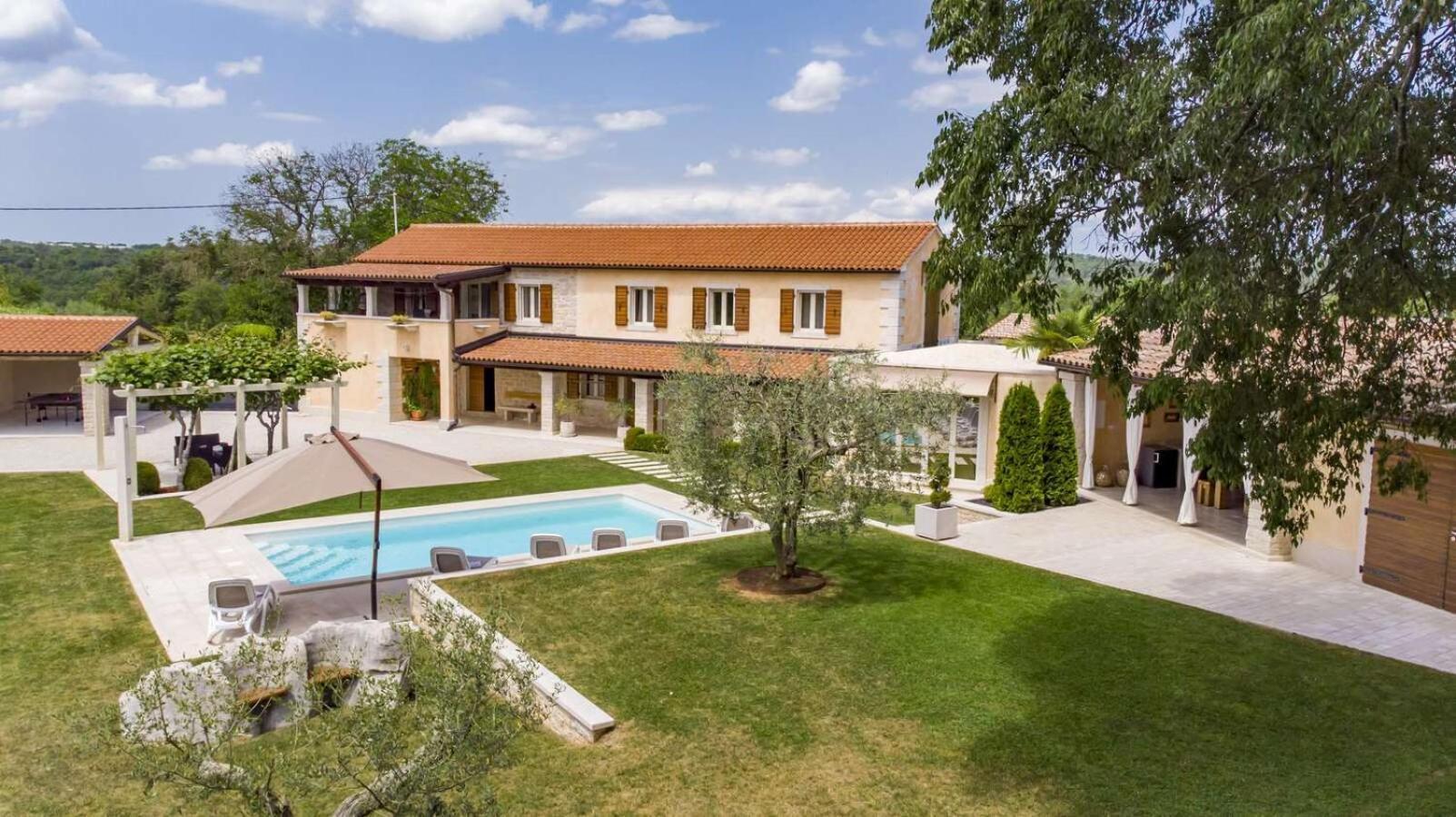 Villa Viscum In Central Istria For 8 Persons With Large Garden - Pet Friendly パジン エクステリア 写真